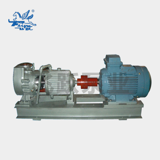 Insulated urea pump